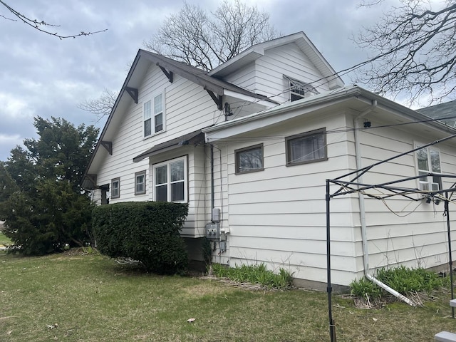 1702 Lincoln St, North Chicago, IL 60064 - view of side of property with a yard