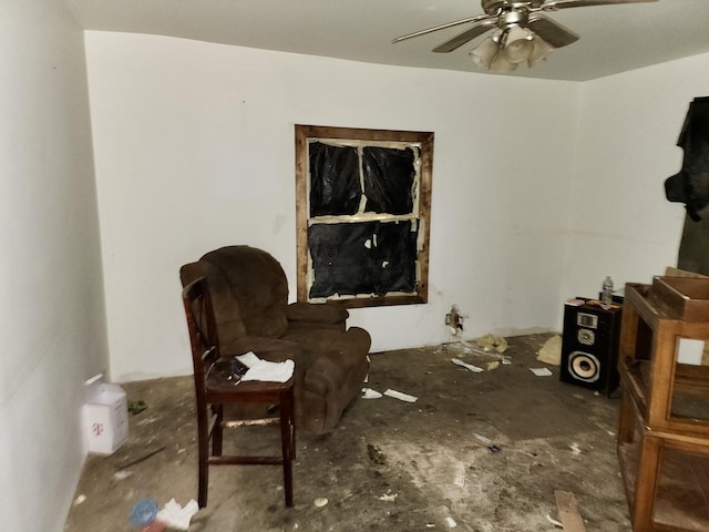 1010 E Adams St, Taylorville, IL 62568 - sitting room featuring a ceiling fan