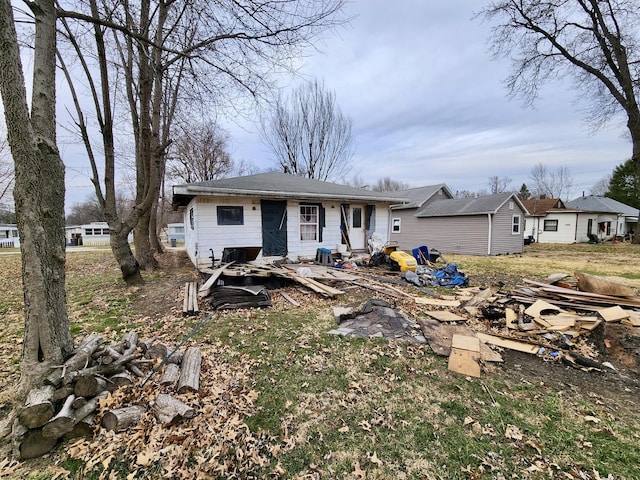 1010 E Adams St, Taylorville, IL 62568 - view of front facade