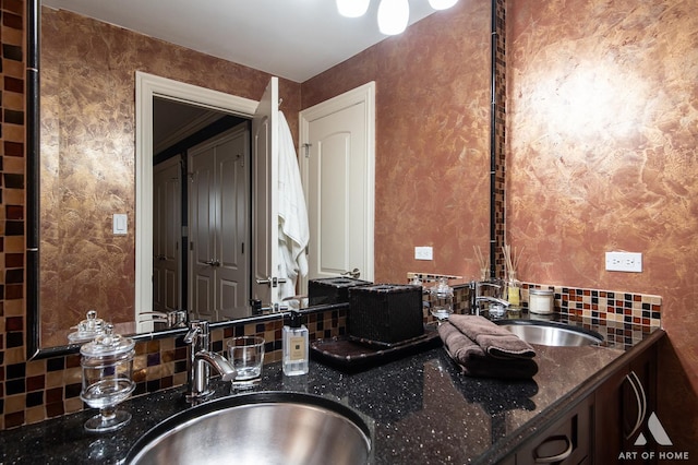 11012 S Theresa Cir Unit 3C, Palos Hills, IL 60465 - bathroom featuring backsplash, double vanity, and a sink