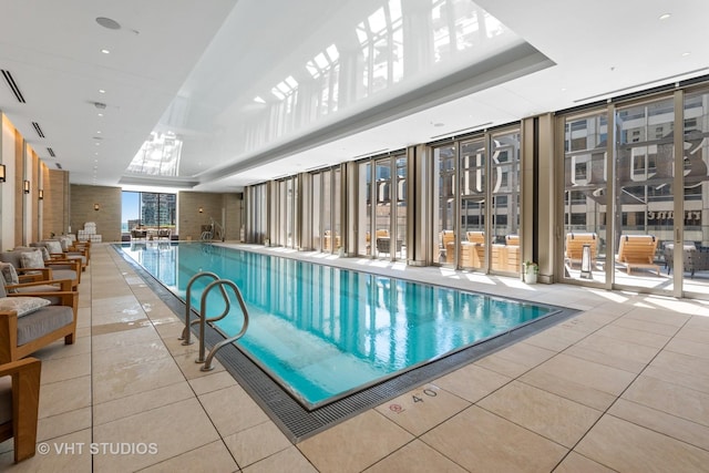 435 N Michigan Ave Unit 401, Chicago, IL 60611 - view of community pool