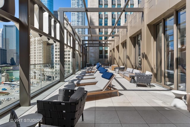 435 N Michigan Ave Unit 401, Chicago, IL 60611 - building lobby with a city view