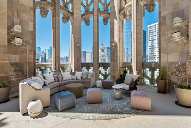 435 N Michigan Ave Unit 401, Chicago, IL 60611 - building lobby featuring a city view