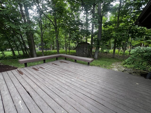 809 Overlook Dr, Frankfort, IL 60423 - deck featuring a storage unit