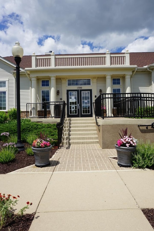 view of front facade featuring french doors