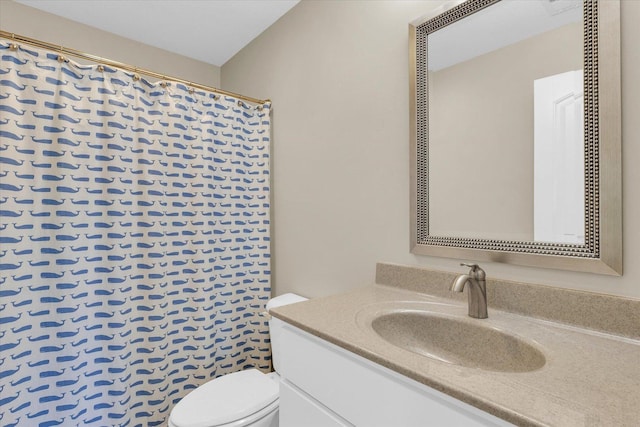 full bath with vanity, toilet, and a shower with shower curtain
