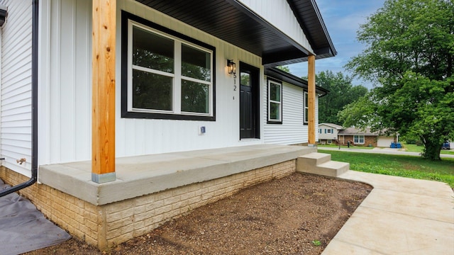 512 E Walnut St, Hudson, IL 61748 - photo 2