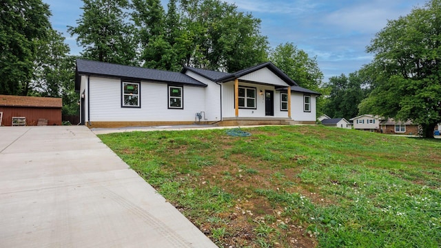 512 E Walnut St, Hudson, IL 61748 - photo 58