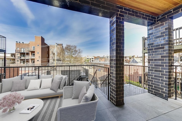 balcony featuring an outdoor hangout area
