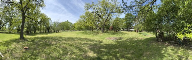 737 Becker Rd, Glenview, IL 60025