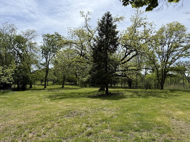 737 Becker Rd, Glenview, IL 60025