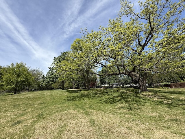 737 Becker Rd, Glenview, IL 60025
