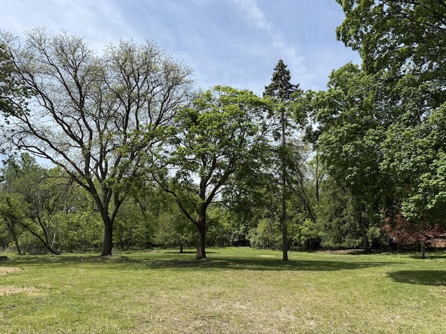 737 Becker Rd, Glenview, IL 60025