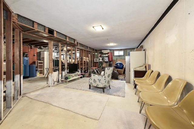 317 Roberts Rd, Inverness, IL 60010 - living area featuring concrete floors