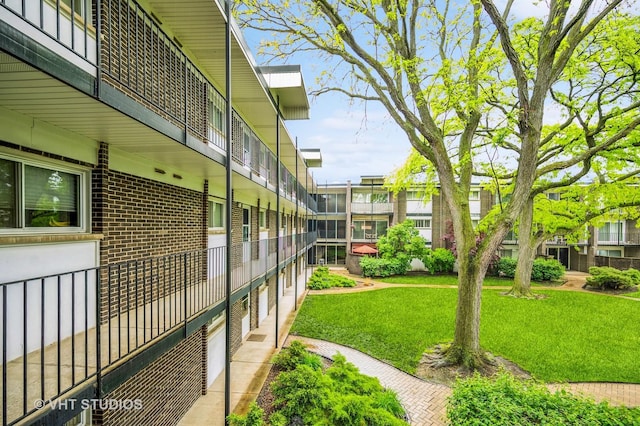 4726 Russet Ln Unit R107, Skokie, IL 60076 - surrounding community featuring a yard