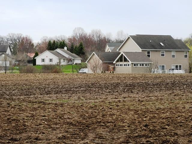 42908 N Lewis Ave N, Winthrop Harbor, IL 60096 - photo 3