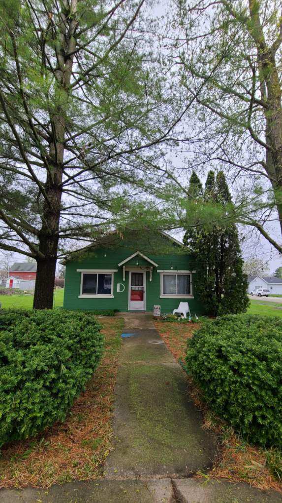 107 N Main St, Muncie, IL 61857 - view of bungalow