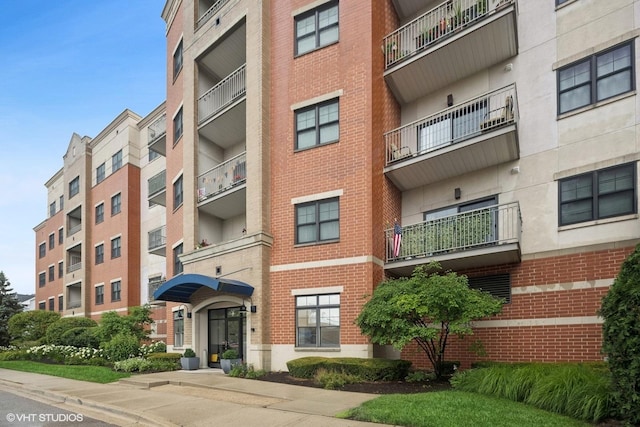 14 S Prospect St Unit 508, Roselle, IL 60172 - view of apartment building / complex