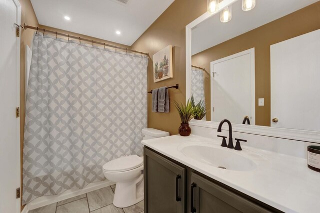 17412 Fox Bend Ln, Lockport, IL 60441 - full bath featuring vanity, toilet, and a shower with curtain