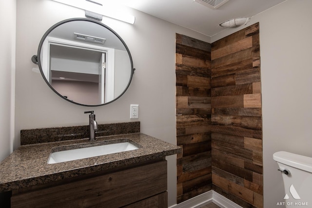 9106 S Eggleston Ave, Chicago, IL 60620 - full bath with visible vents, tiled shower, vanity, and toilet