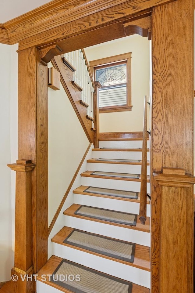 1515 W Glenlake Ave, Chicago, IL 60660 - view of stairway