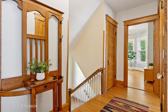 1515 W Glenlake Ave, Chicago, IL 60660 - foyer entrance featuring light wood-style floors and baseboards