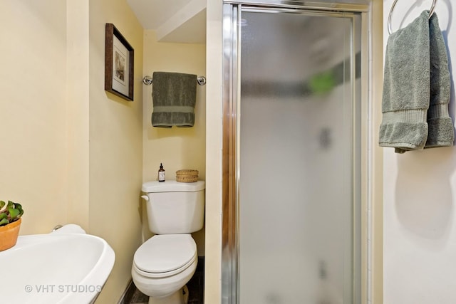 1515 W Glenlake Ave, Chicago, IL 60660 - bathroom with a stall shower and toilet