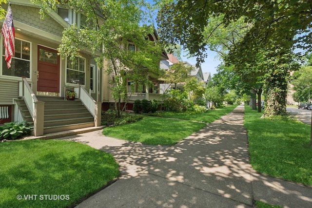 1515 W Glenlake Ave, Chicago, IL 60660 - view of home's community featuring a yard