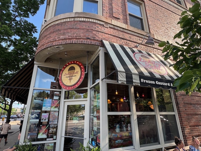 1515 W Glenlake Ave, Chicago, IL 60660 - view of building exterior