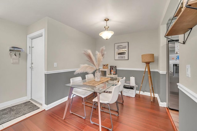 218 Oak Knoll Ct Unit D1, Schaumburg, IL 60193 - dining room with wood finished floors and baseboards