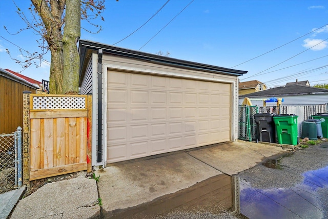 3024 E Ave, Berwyn, IL 60402 - detached garage with fence