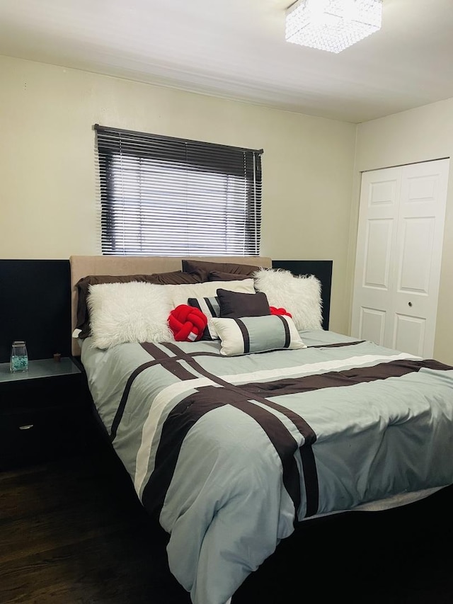 bedroom featuring a closet