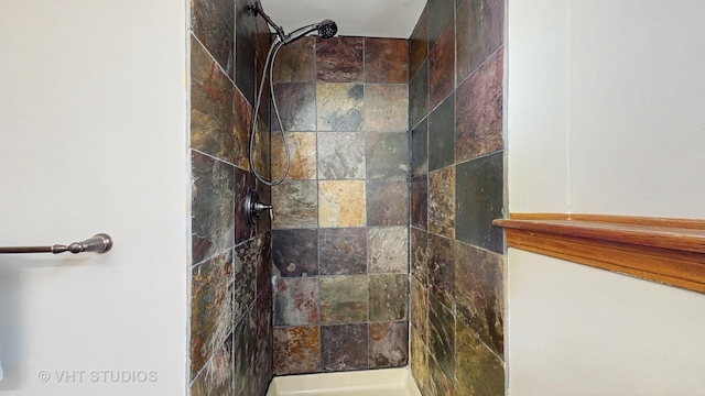 2220 Manico Dr, Crest Hill, IL 60403 - full bathroom with a tile shower
