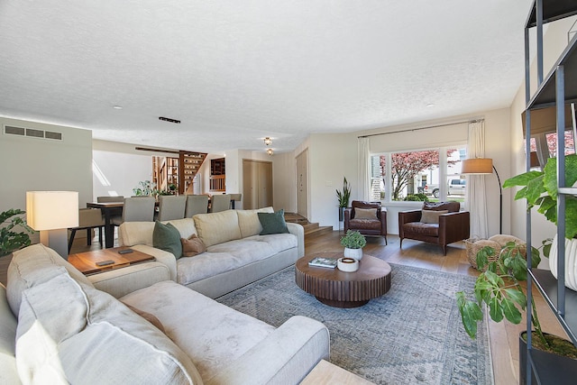 2104 Oakwood Ave, Bloomington, IL 61704 - interior space