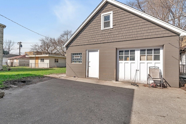 13916 S Dearborn St, Riverdale, IL 60827 - garage with fence