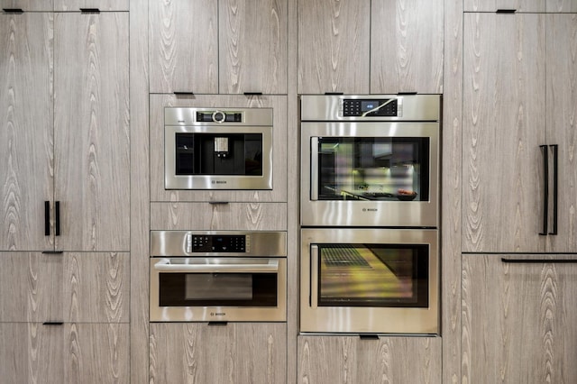 1350 W Walton St Unit 1W, Chicago, IL 60642 - kitchen with double oven and modern cabinets