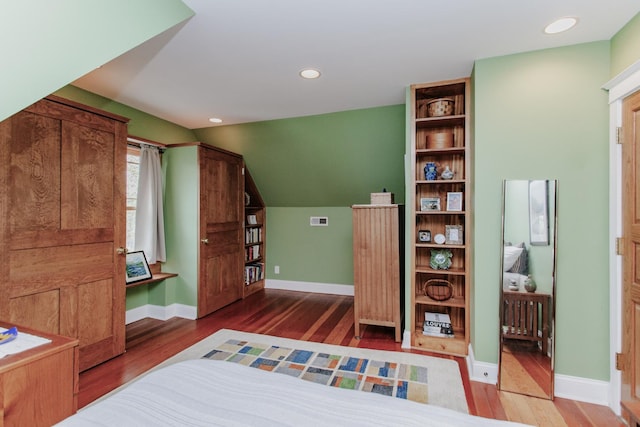 605 Ashland Ave, River Forest, IL 60305 - bedroom featuring wood finished floors, recessed lighting, and baseboards