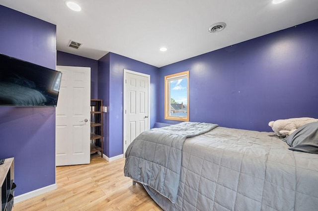 6522 S Kostner Ave, Chicago, IL 60629 - bedroom featuring recessed lighting, visible vents, light wood finished floors, and baseboards