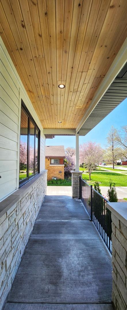 1911 S Prospect Ave, Park Ridge, IL 60068 - view of patio with a porch