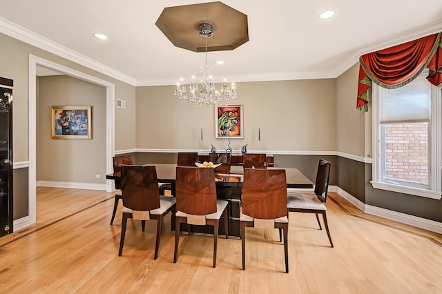 909 Prairie Ridge Ct, Burr Ridge, IL 60527 - dining space featuring light wood finished floors, a chandelier, baseboards, ornamental molding, and recessed lighting