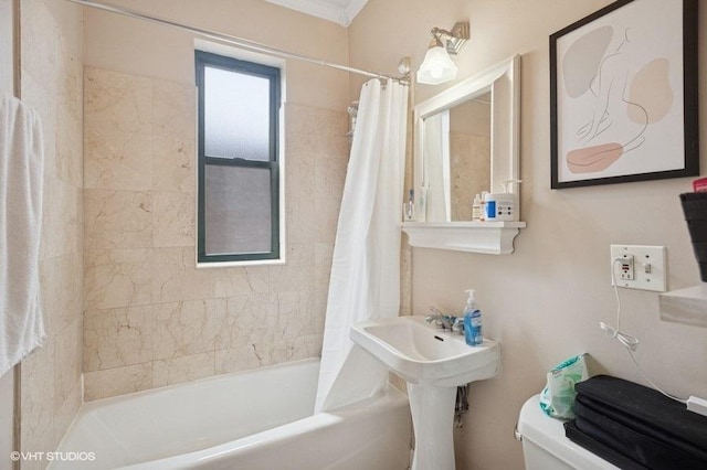 3128 W Carmen Ave Unit 2, Chicago, IL 60625 - full bath with shower / bath combo and toilet