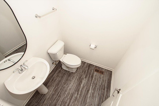 8506 Stillwater Rd, Wonder Lake, IL 60097 - carpeted spare room featuring baseboards and visible vents