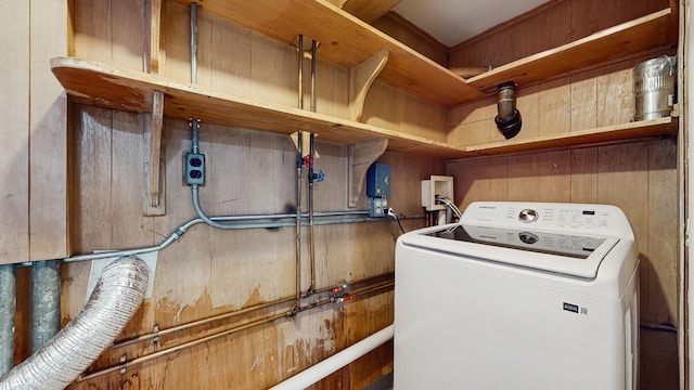 7350 N Karlov Ave, Lincolnwood, IL 60712 - laundry room featuring washer / dryer