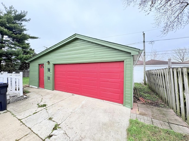 16117 Wabash Ave, South Holland, IL 60473 - detached garage with fence