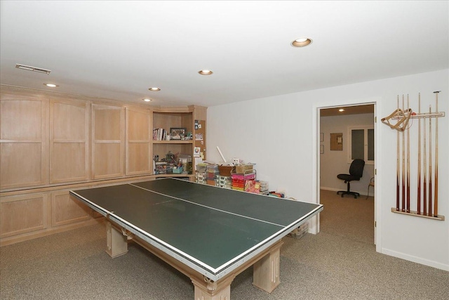 rec room with baseboards, light carpet, visible vents, and recessed lighting