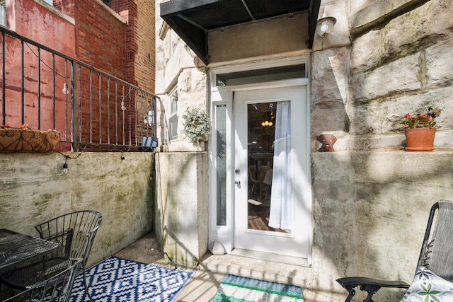 1236 N Campbell Ave Unit G, Chicago, IL 60622 - property entrance featuring stone siding