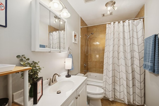 1236 N Campbell Ave Unit G, Chicago, IL 60622 - full bath with shower / bath combo with shower curtain, toilet, visible vents, and vanity