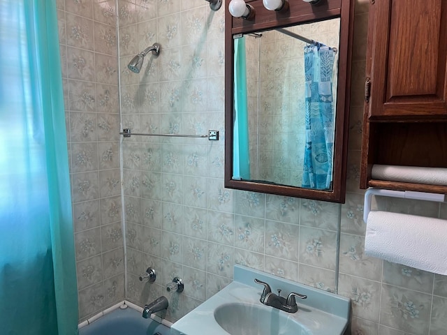 117 W 103rd Pl, Chicago, IL 60628 - full bathroom with a sink and shower / tub combo