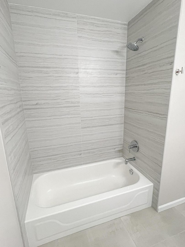 2073 Cambria Ct, Northbrook, IL 60062 - full bathroom featuring baseboards and washtub / shower combination