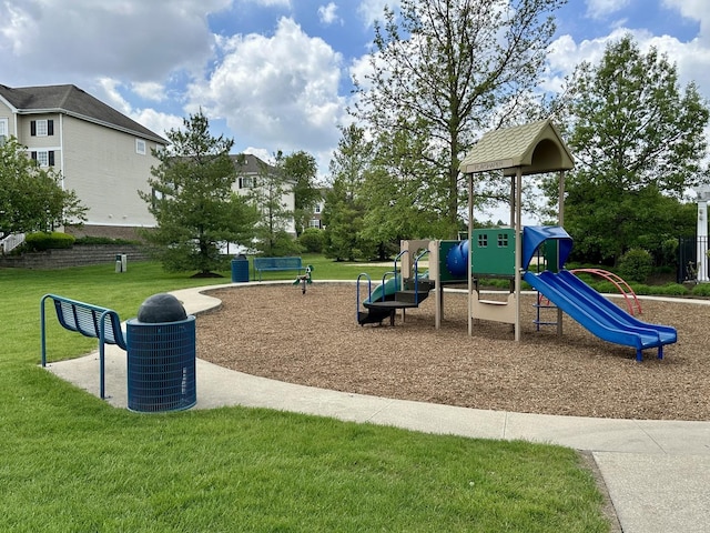291 Lakeshore Dr, Oswego, IL 60543 - community play area with a lawn